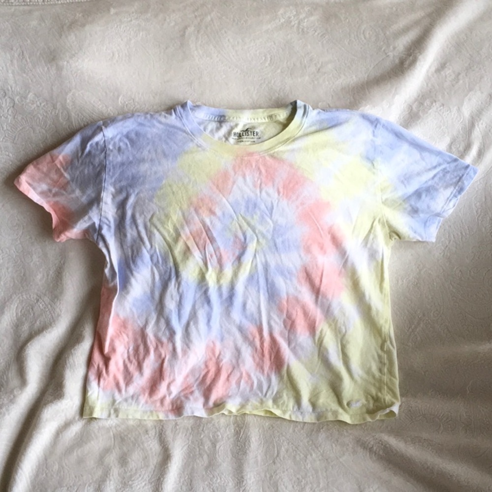 HOLLISTER crop top, MEDIUM tie die. Super cute and ready for spring/summer